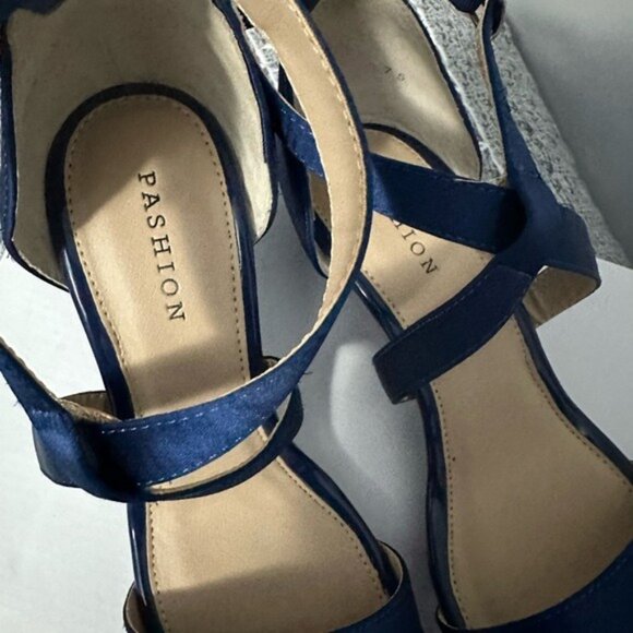 Pashion Footwear Blue Convertible Heels Sandals Size 7.5 Elegant Evening Chic - Picture 6 of 16